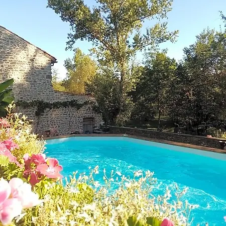 Le Moulin Du Bateau - De Charme Bed and Breakfast Leotoing